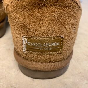 Girls UGGS Boots size 4 medium